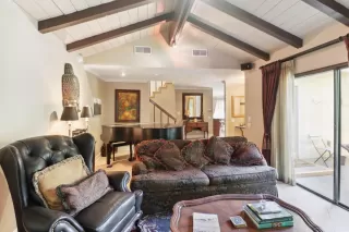 Photo #3: 224104659 Listing