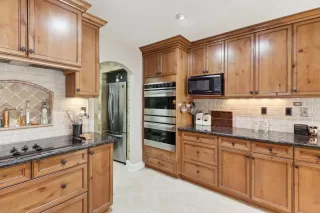 Photo #6: 224104659 Listing