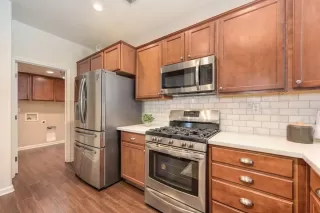 Photo #5: 224105802 Listing