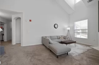 Photo #2: 224106007 Listing 