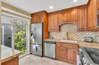 Photo #6: 224106632 Listing