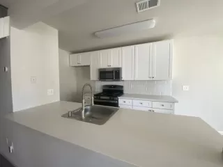 Photo #3: 224108086 Listing