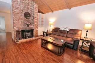 Photo #3: 224109618 Listing