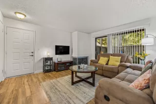 Photo #4: 224109916 Listing