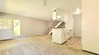 Photo #5: 224110100 Listing 