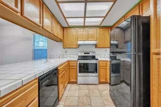 Photo #5: 224110752 Listing