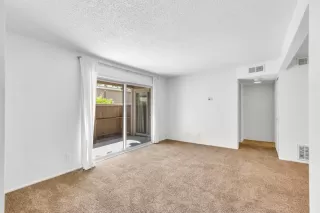 Photo #3: 224111152 Listing