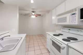 Photo #5: 224111373 Listing