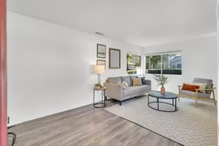 Photo #3: 224111469 Listing