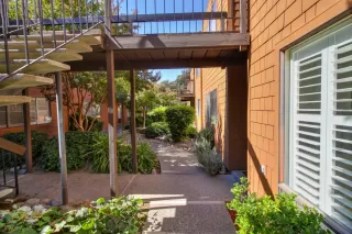 Photo #2: 224111814 Listing