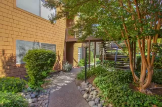 Photo #3: 224111814 Listing