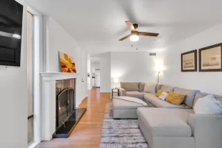 Photo #2: 224112926 Listing