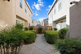 Photo #2: 224113025 Listing