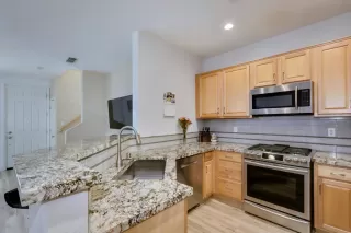 Photo #3: 224113613 Listing 