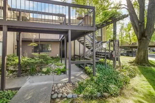 Photo #2: 224115753 Listing