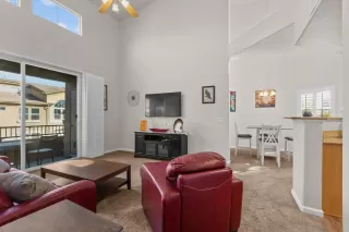 Photo #2: 224116518 Listing 