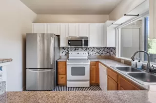 Photo #3: 224116751 Listing 