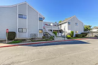 Photo #2: 224117504 Listing