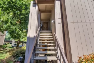 Photo #2: 224117599 Listing