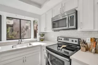 Photo #4: 224117599 Listing