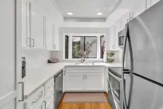 Photo #5: 224117599 Listing