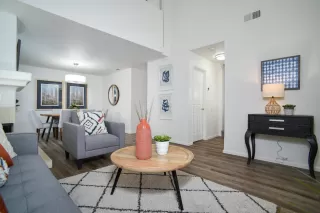 Photo #1: 224117876 Listing