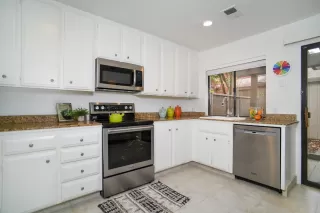 Photo #3: 224117876 Listing