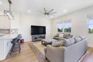 Photo #6: 224118566 Listing 