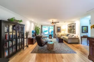 Photo #2: 224119110 Listing