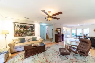 Photo #3: 224119110 Listing