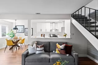 Photo #1: 224119193 Listing