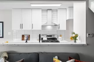 Photo #2: 224119193 Listing