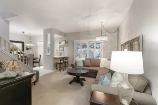 Photo #4: 224120554 Listing