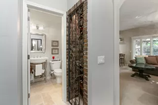 Photo #5: 224120554 Listing