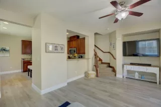 Photo #3: 224120768 Listing