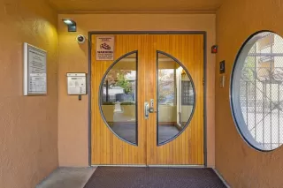 Photo #2: 224121331 Listing