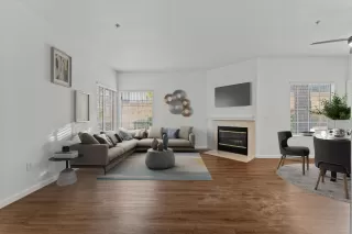 Photo #2: 224121441 Listing