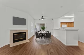 Photo #3: 224121441 Listing