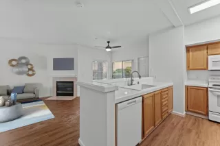 Photo #4: 224121441 Listing