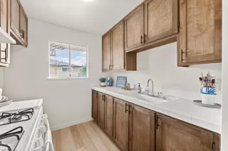 Photo #6: 224121916 Listing 