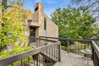 Photo #2: 224122430 Listing