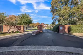 Photo #2: 224122845 Listing 