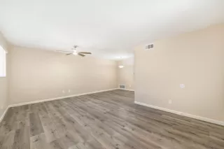 Photo #4: 224123194 Listing 