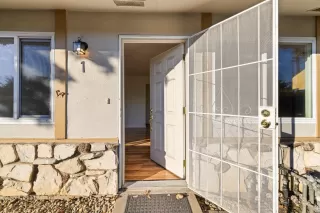 Photo #4: 224123365 Listing