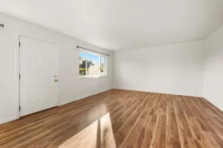 Photo #6: 224123365 Listing