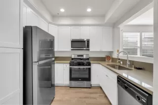 Photo #4: 224123747 Listing