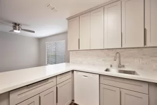 Photo #3: 224123965 Listing