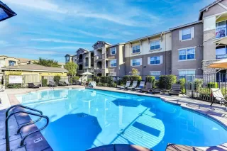 Photo #2: 224125225 Listing