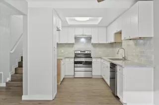 Photo #1: 224125339 Listing