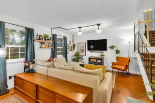 Photo #4: 224125383 Listing 